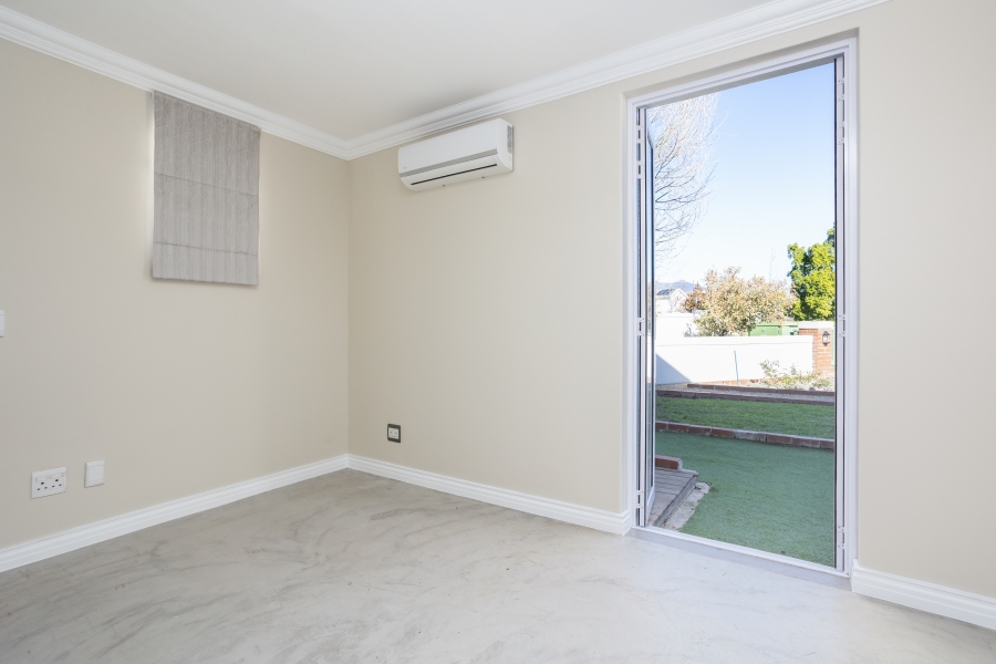 4 Bedroom Property for Sale in Val De Vie Estate Western Cape
